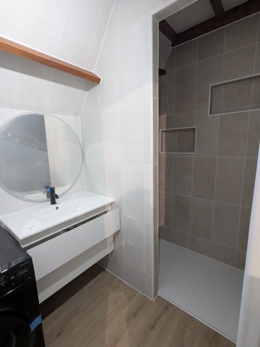 Salle de bains après rénovation par JOFAGIST