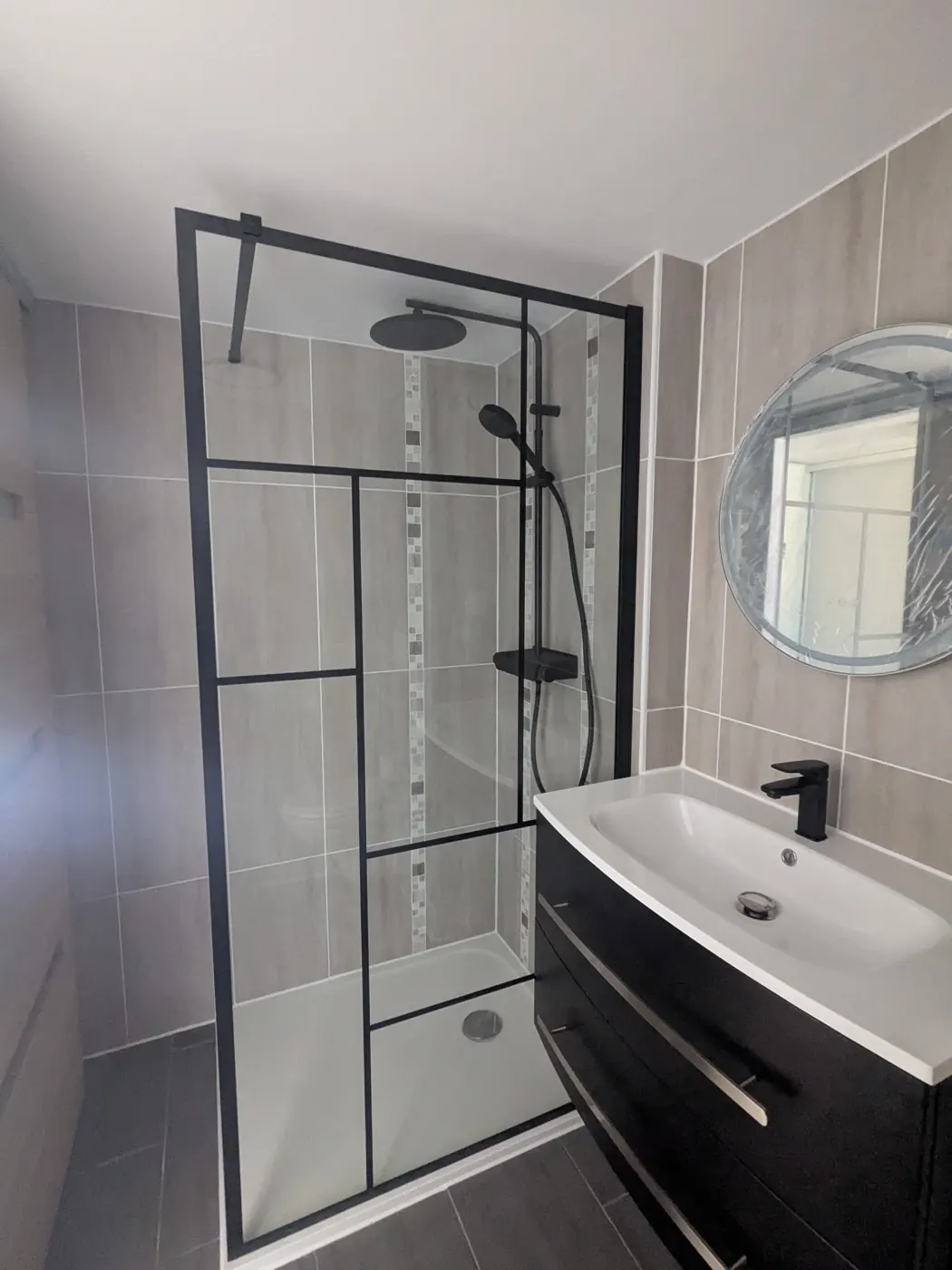 Salle de bains après rénovation par JOFAGIST