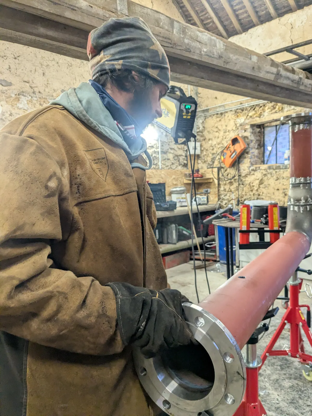 Technicien JOFAGIST en atelier de préfabrication