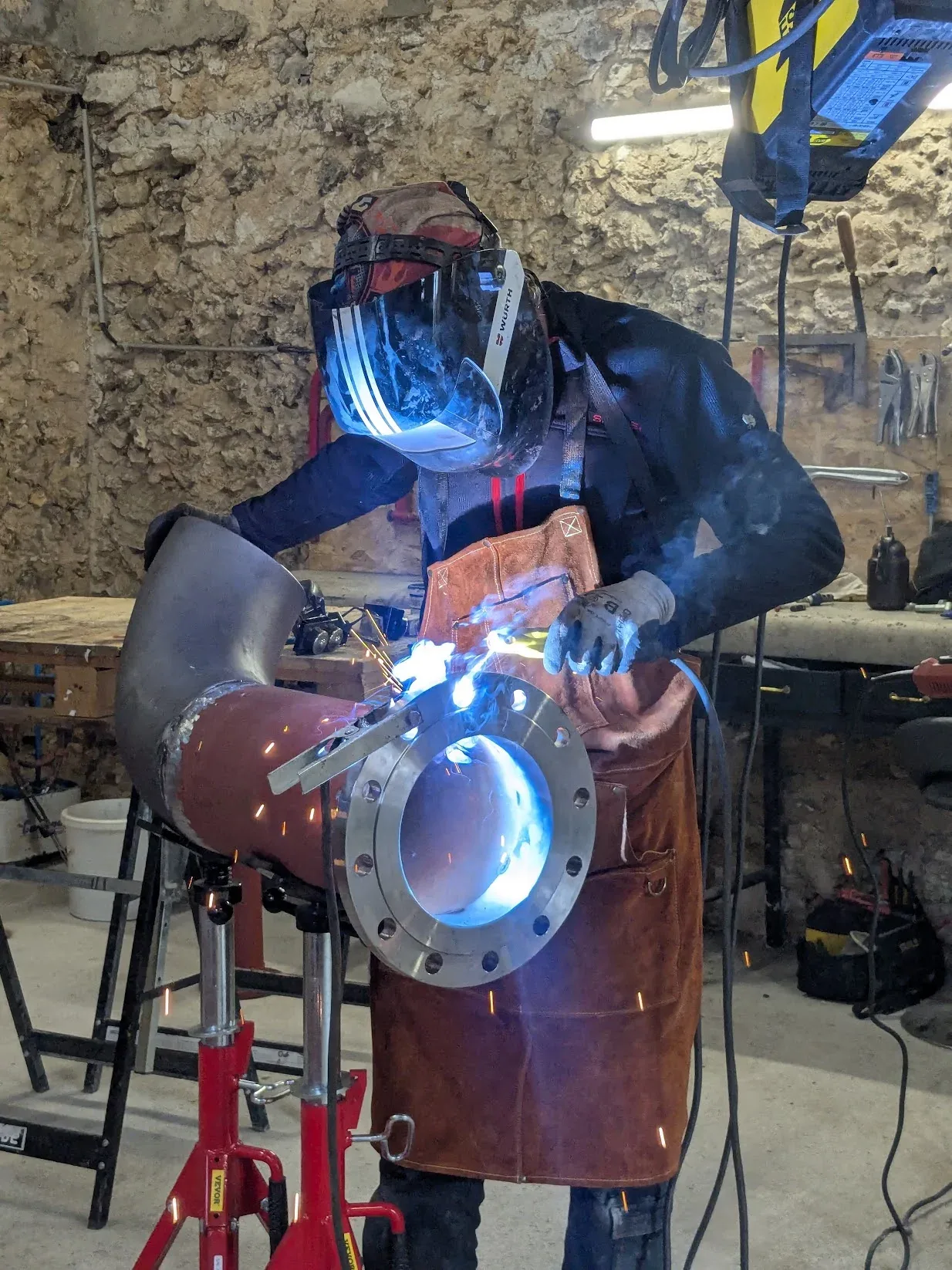 Technicien JOFAGIST en soudure sur tuyauterie industrielle